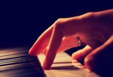 九游娱乐-河床队长激励全队，挑战强敌士气高昂