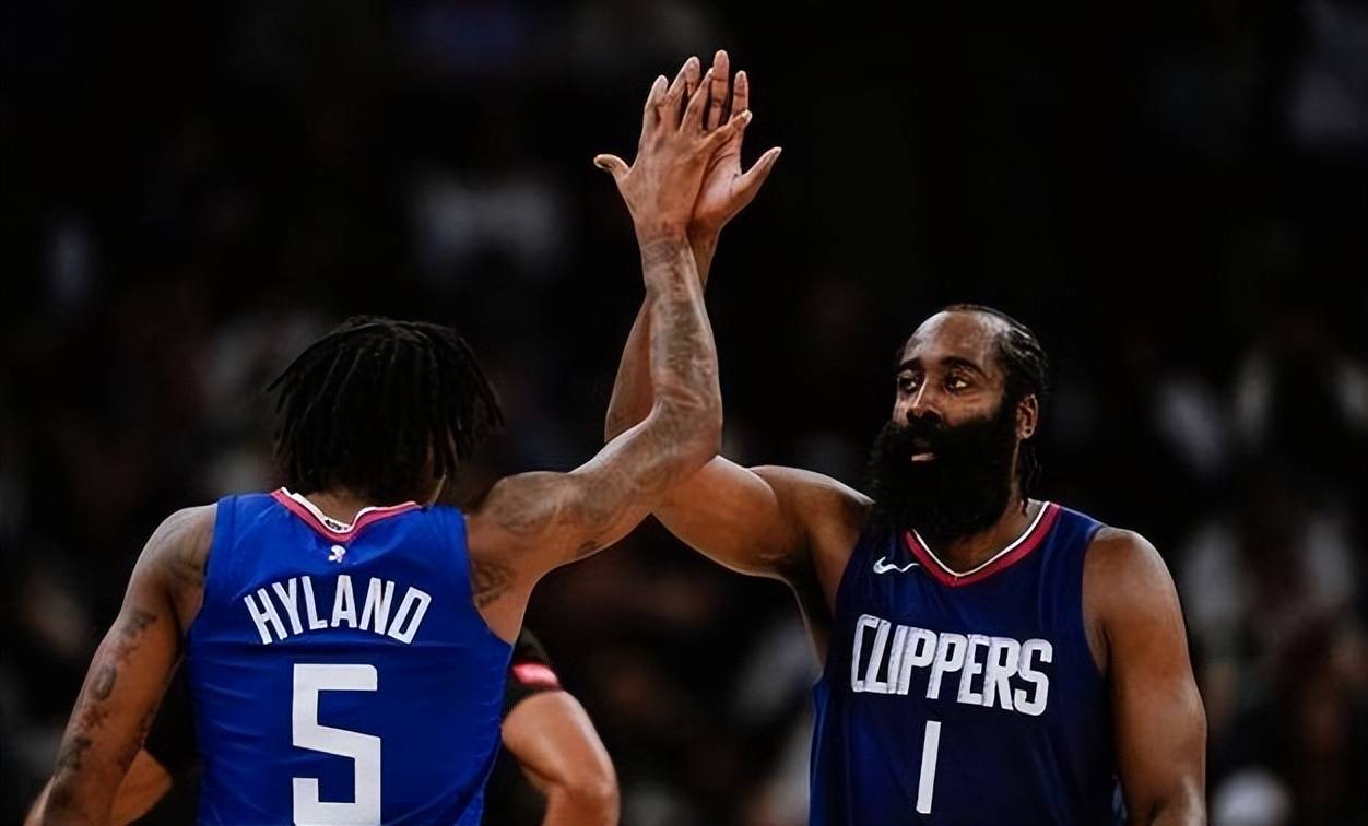 快船客场击败国王，取得关键胜利