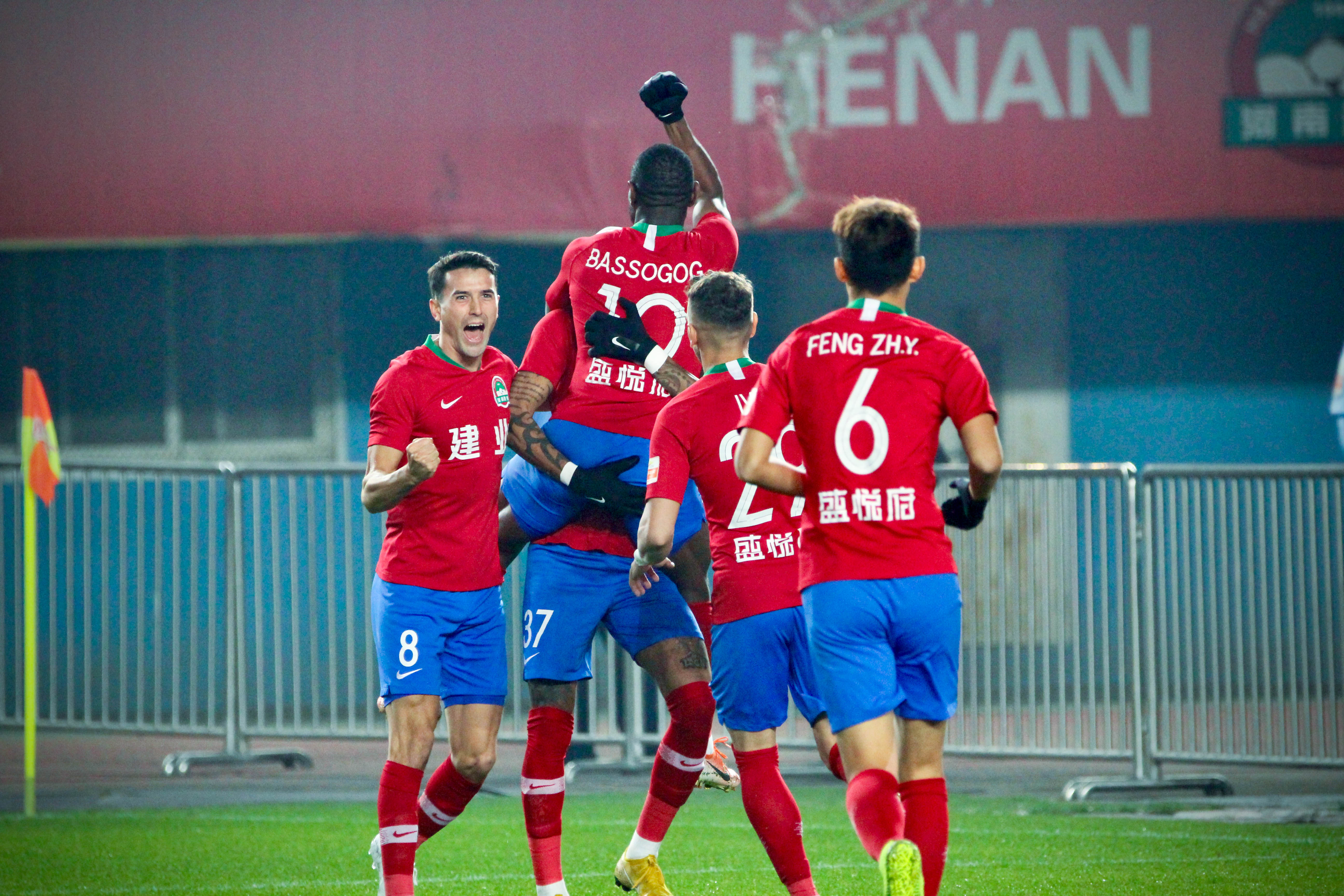 九游娱乐网页-浙江绿城遭遇河南建业逆转,战绩不理想的简单介绍