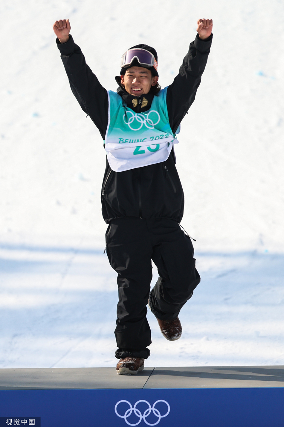 九游APP-中国新星取得突破性进展,成功登上领奖台