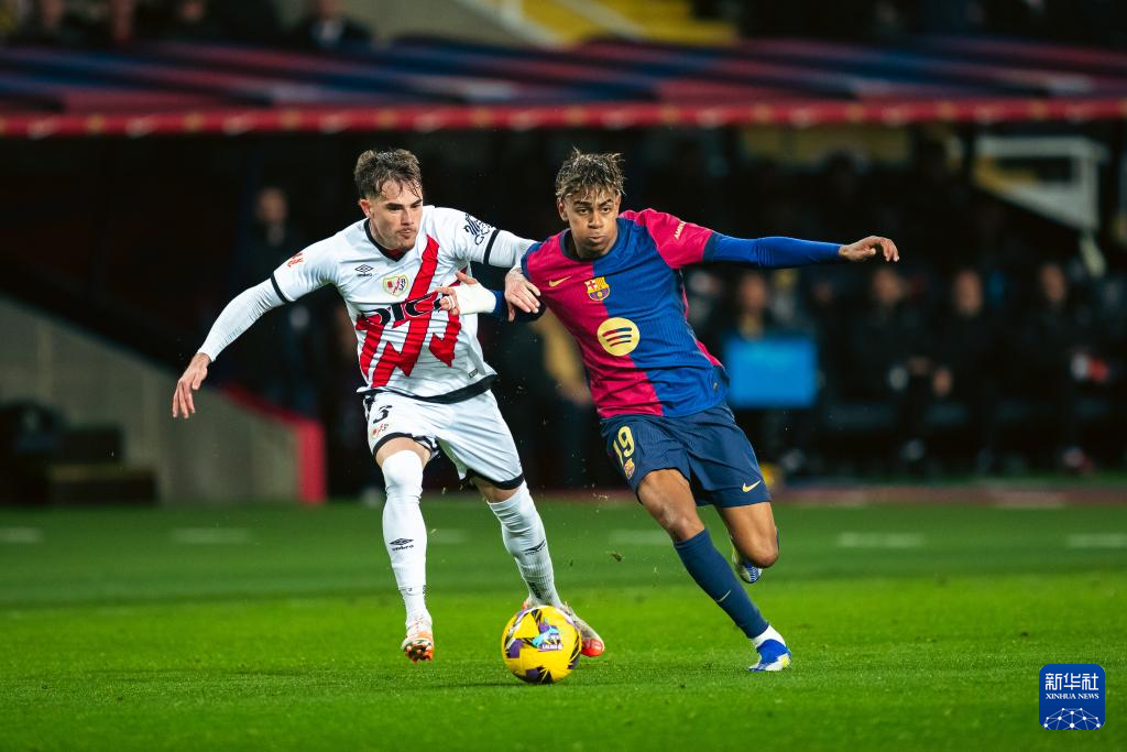 包含巴列卡诺再胜对手，继续紧咬前方的词条