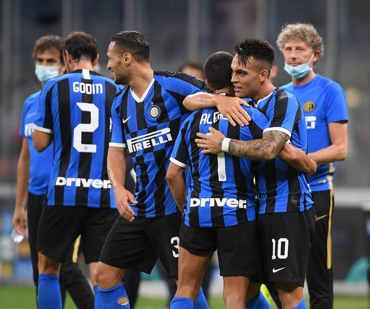 国际米兰在场上表现出色，攻守兼备