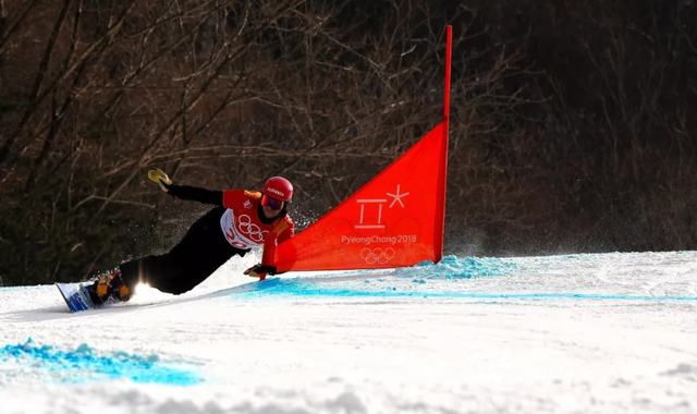 单板滑雪女子平行大回转德国选手夺冠
