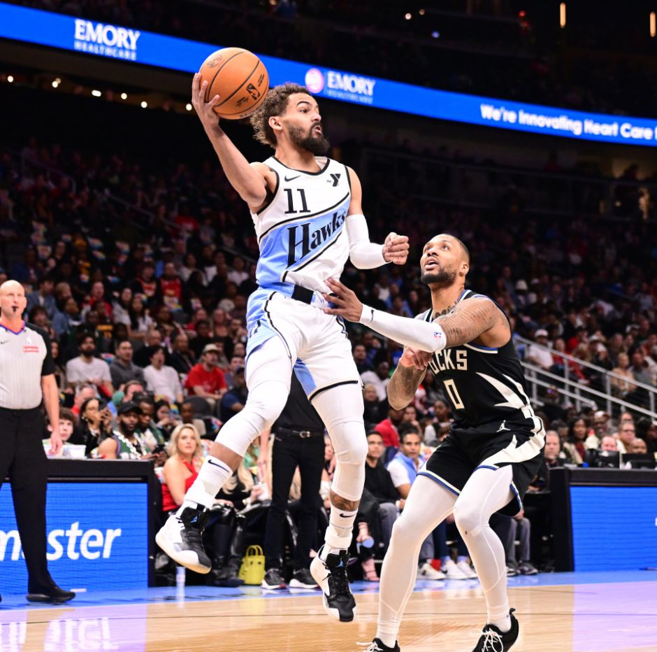 九游体育官方入口-老鹰队逆转人，客场取得两连胜