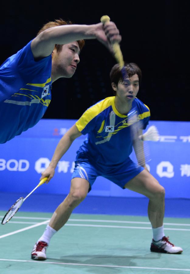 九游体育直播-韩国羽毛球运动员精彩对决，获得胜利