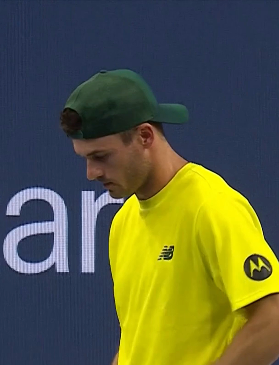 挪威运动员领跑全场，赛场英姿勃发动人心魄