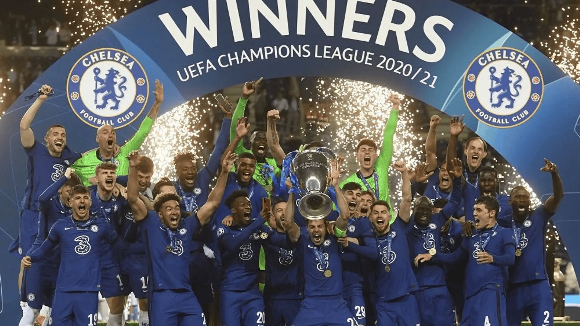 包含皇家社会主场失守，队伍面临重大调整的词条