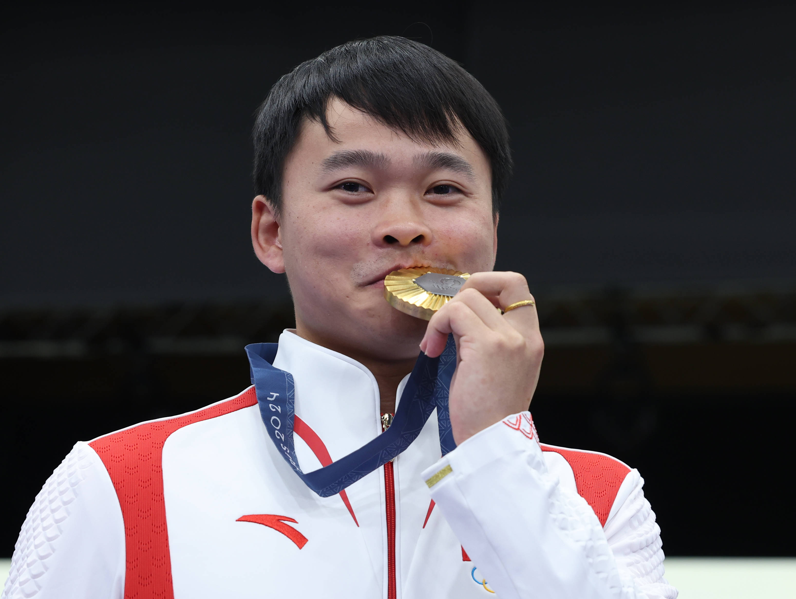 韩国射击选手完美发挥，获得金牌