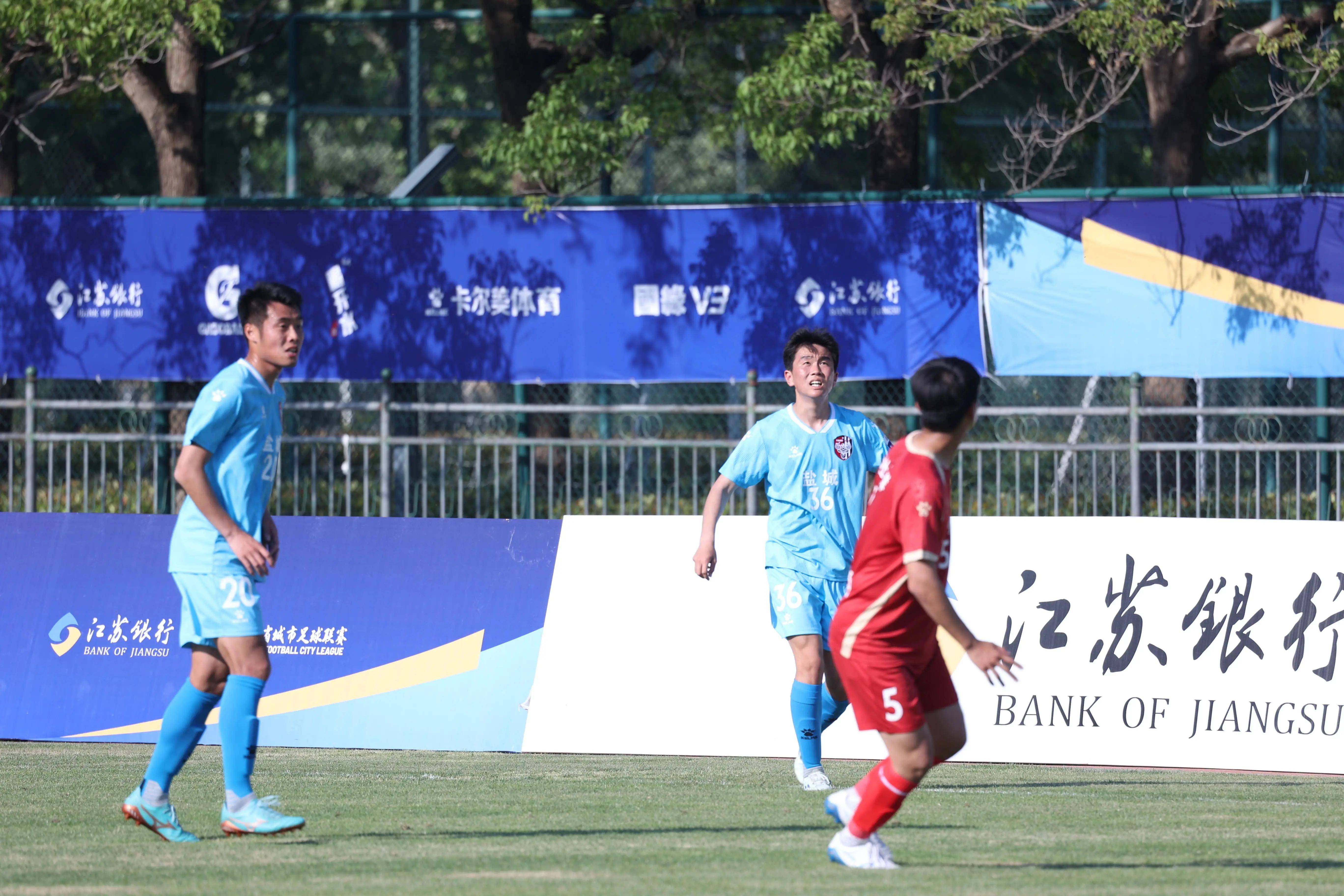 九游中国-精彩比赛掀起热潮，球员为荣誉拼尽全力