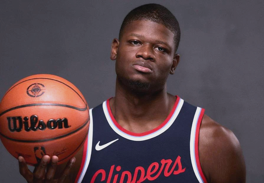 九游官网-爵士击败快船，高质量比赛令人惊叹