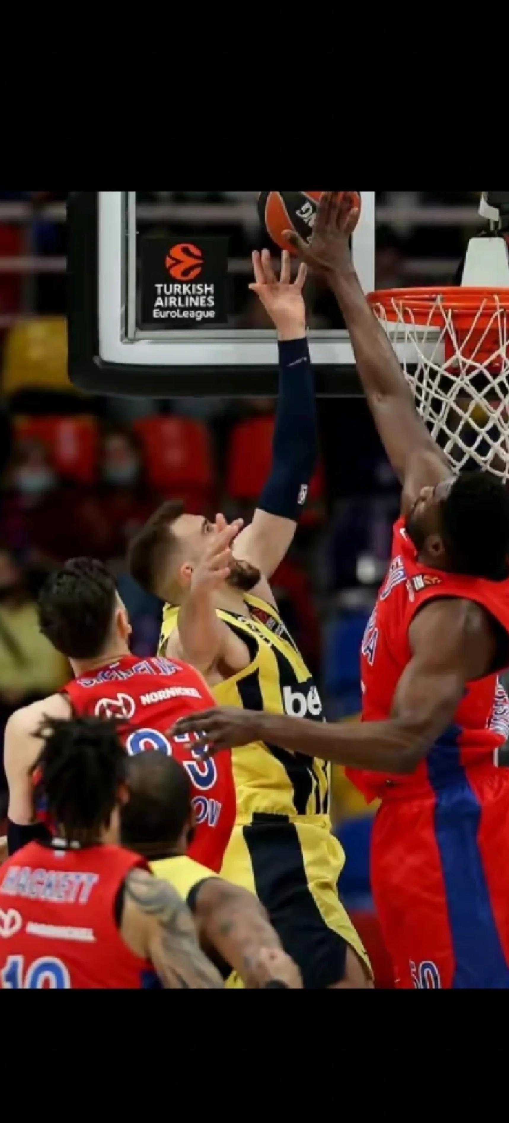 包含NBA季后赛正在进行中，激烈角逐的词条