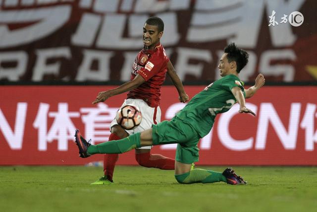 恒大连胜辽宁宏运，稳坐积分榜榜首位置