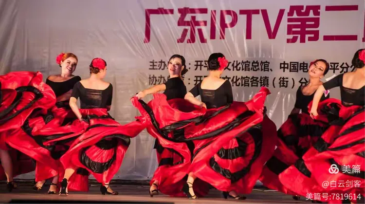 西班牙广场舞队长速回升，意欲冠军