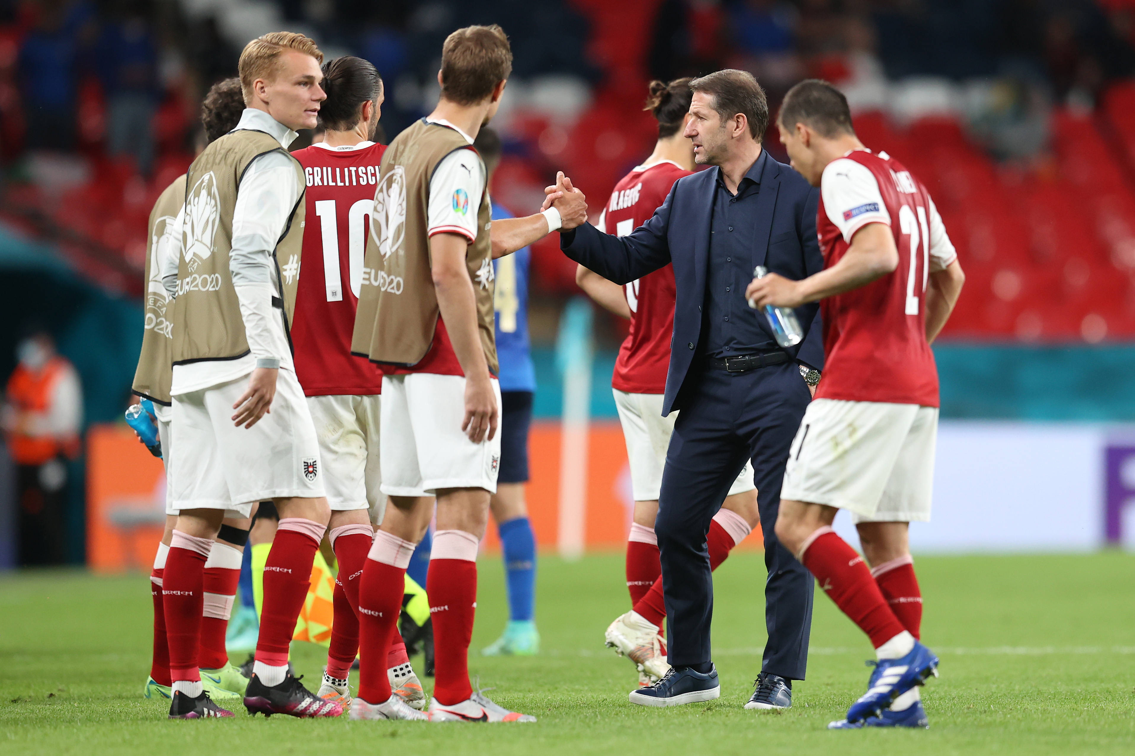 欧国联赛场惊险连连，球队实力均衡