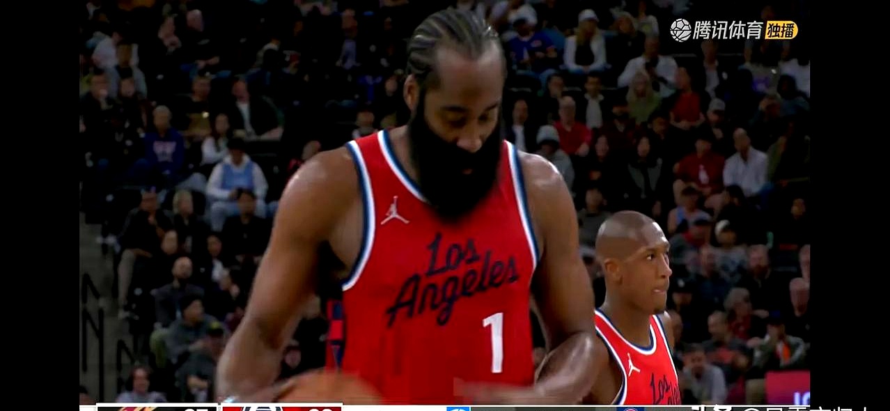 九游体育-快船击败勇士，众将发挥出色取得胜利