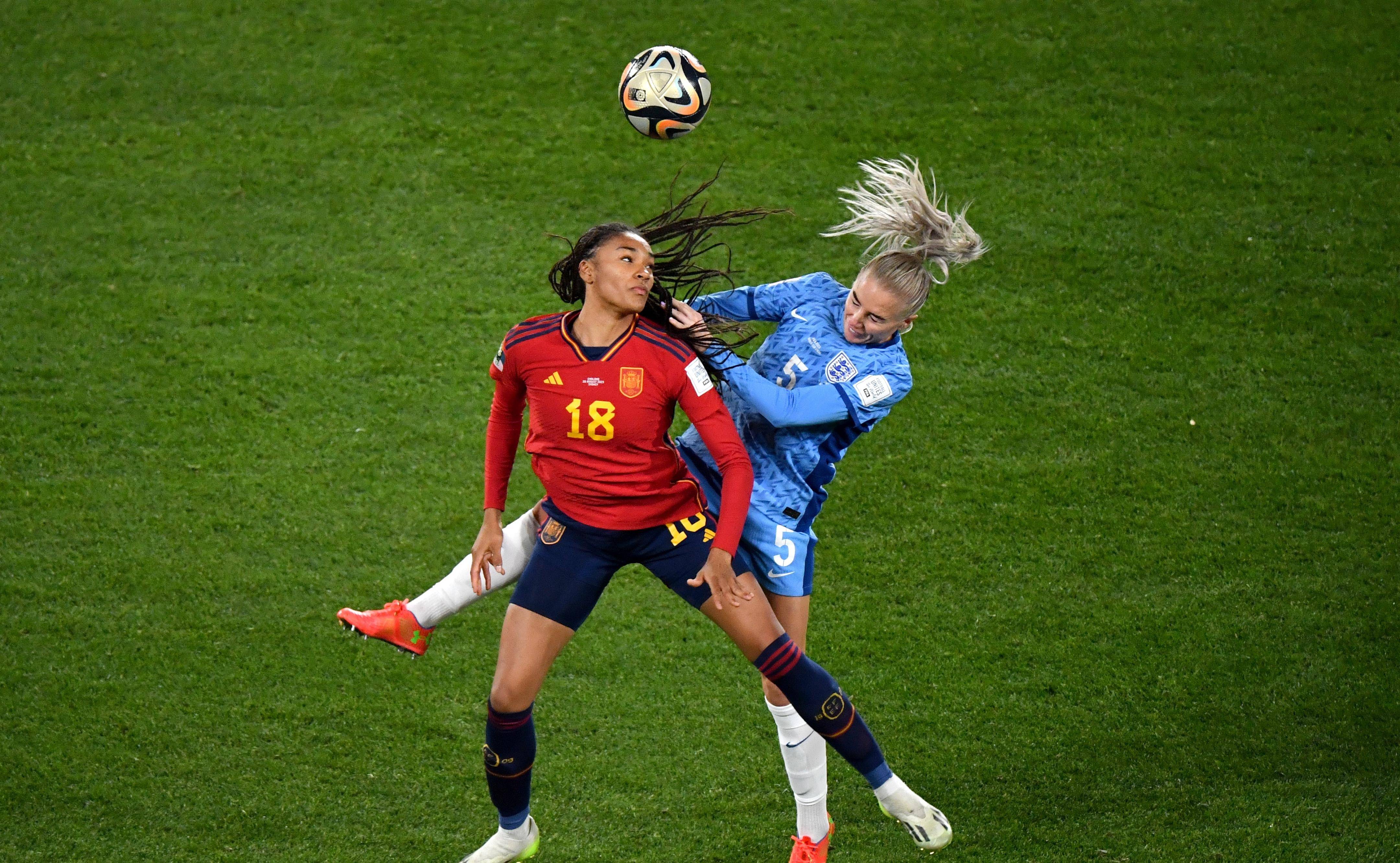 西班牙女足队在场上表现亮眼