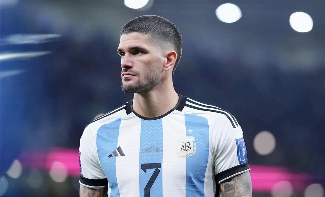 包含巴西联赛豪门签下英格兰年轻前锋,增强射门威胁的词条 包含巴西联赛豪门签下英格兰年轻前锋,增强射门威胁的词条