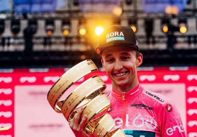 九游官网-西班牙自行车选手突围赛场，晋级半决赛