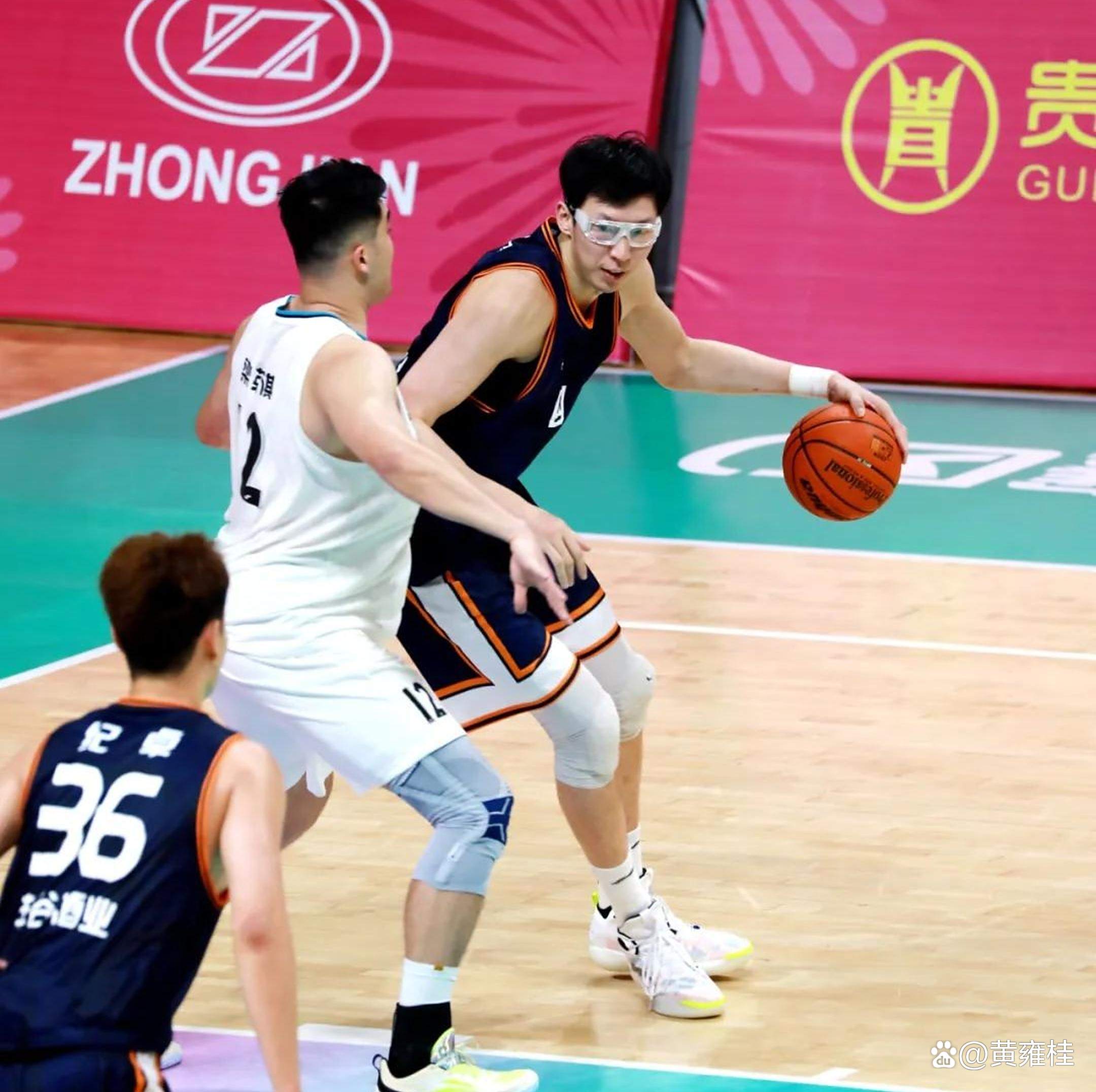 九游娱乐入口-强强对话，球场风云，本赛季篮坛最火热对决！的简单介绍