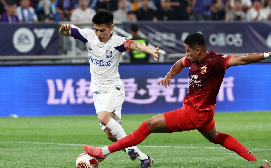 上海上港主场战平武汉卓尔，保持不败稳定