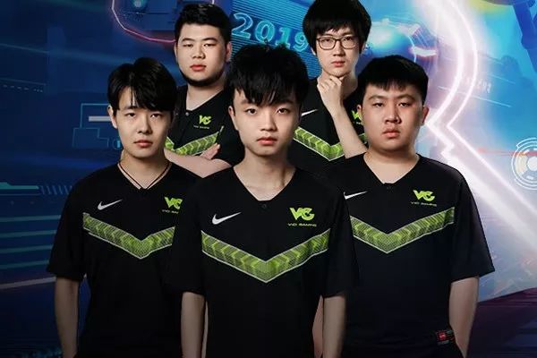 KT轻取FLY，Clid线上压制力十足激烈交锋成都决赛之夜，引爆全场热议