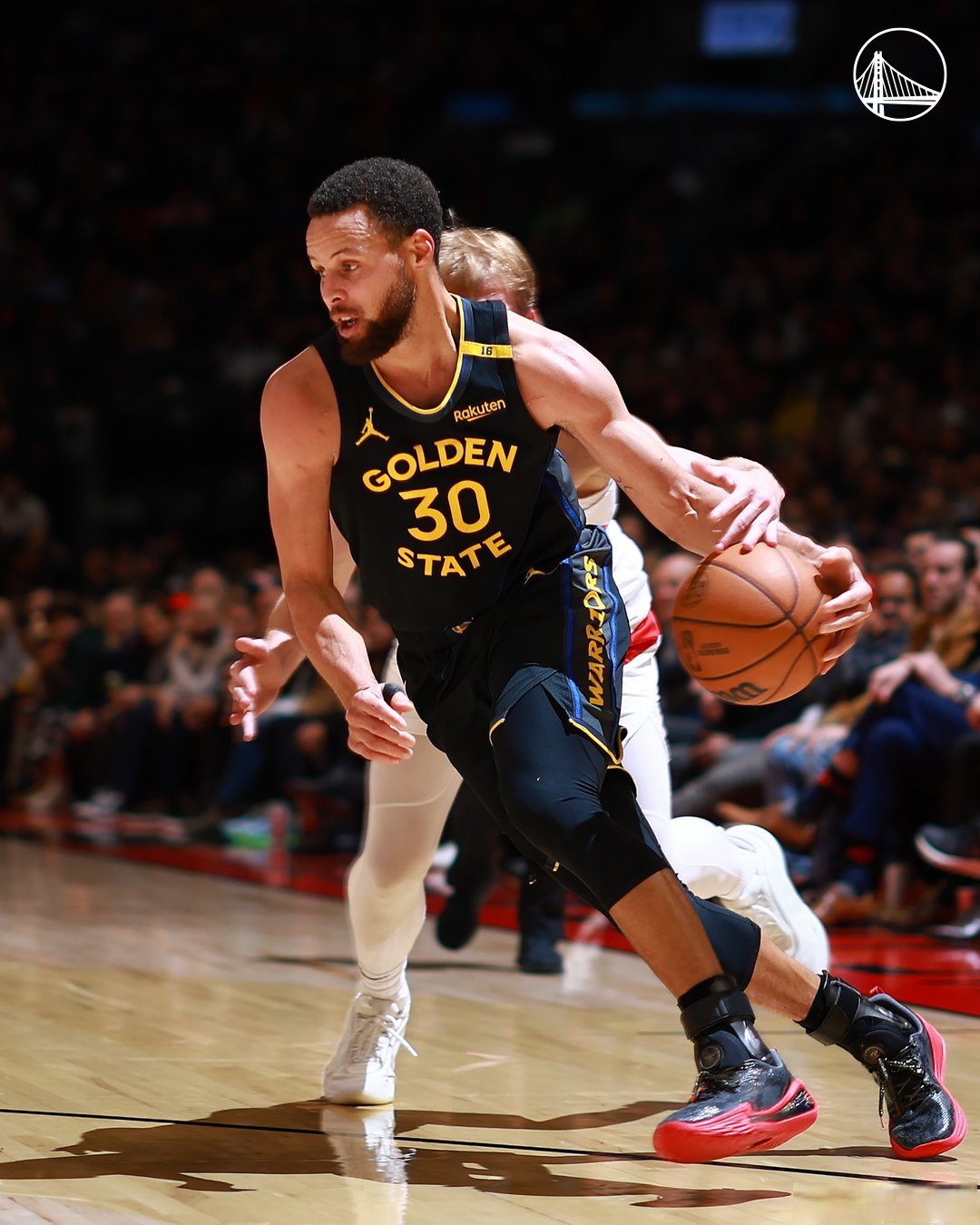 猛龙队战胜勇士队，迎来胜利