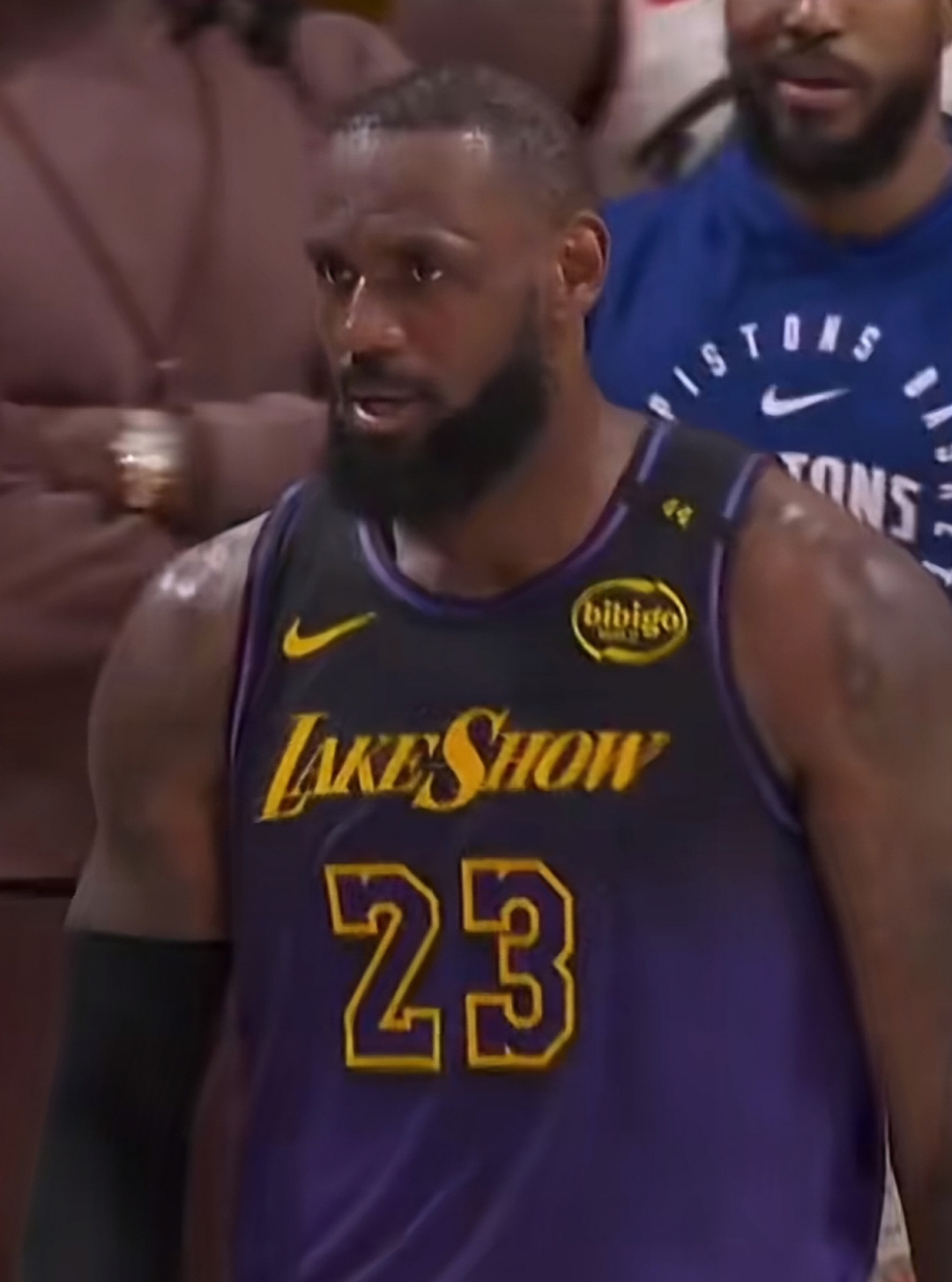 九游体育官方入口-湖人逆转独行侠,詹姆斯独得40分