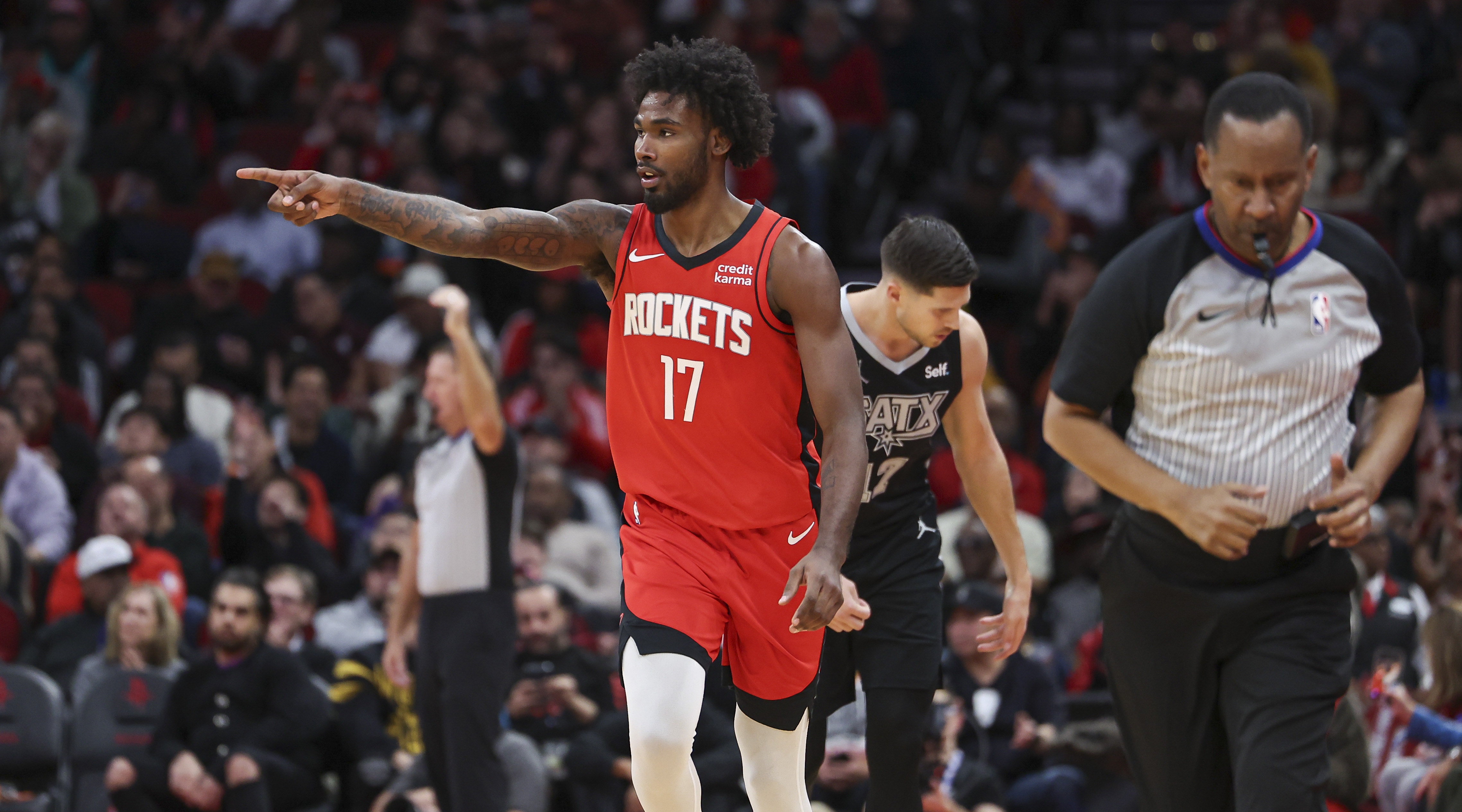 火箭力克快船，取得四连胜