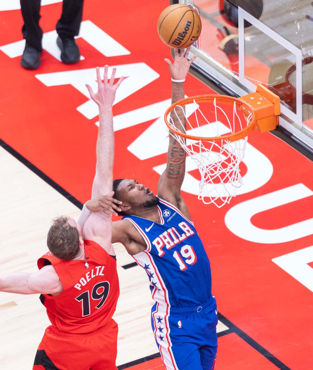 包含猛龙逆转活塞，晋级东部决赛的词条