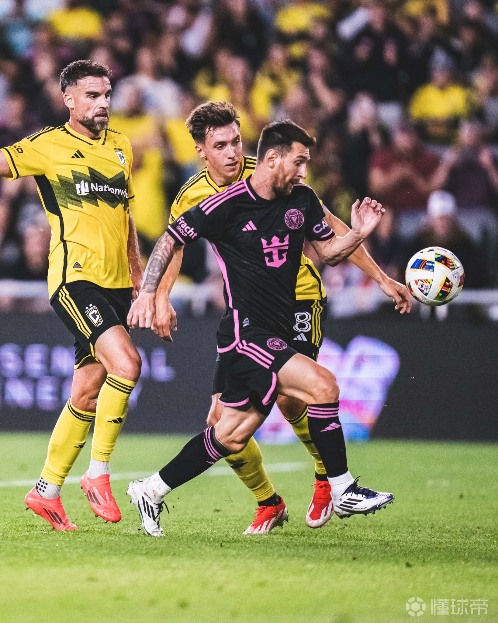 阿根廷球员在德甲比赛中攻守兼备