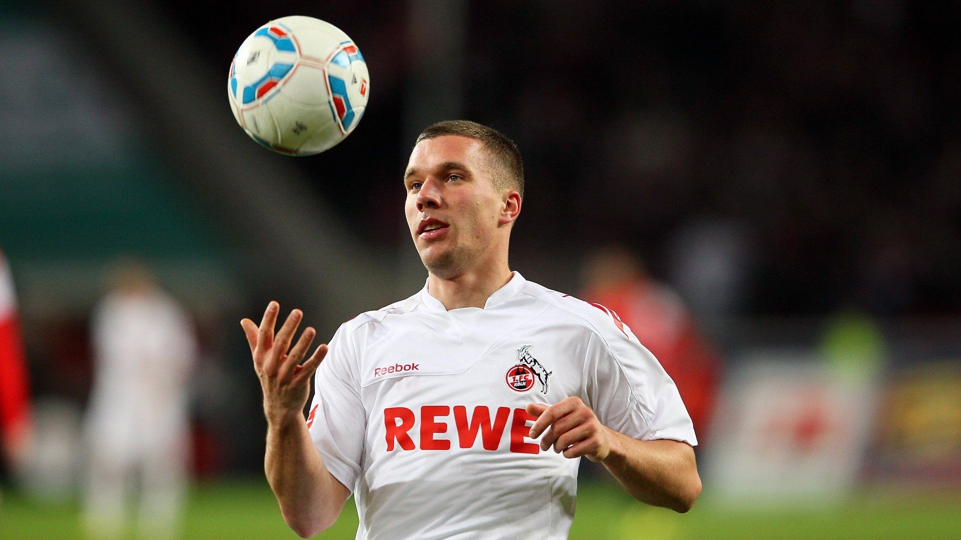 极速轨迹与精妙协作，竞技体育中的唯一性时刻